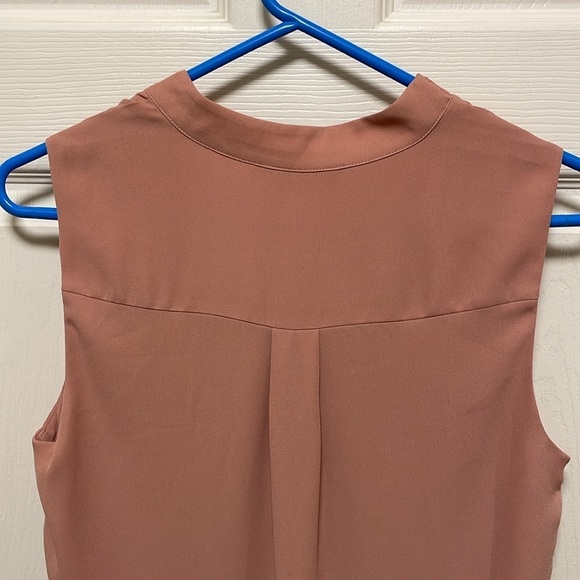 RW&CO | Dusty Rose/Pink | V-Neck | Ruffle | Sleeveless | Blouse | Size S - Picture 5 of 13